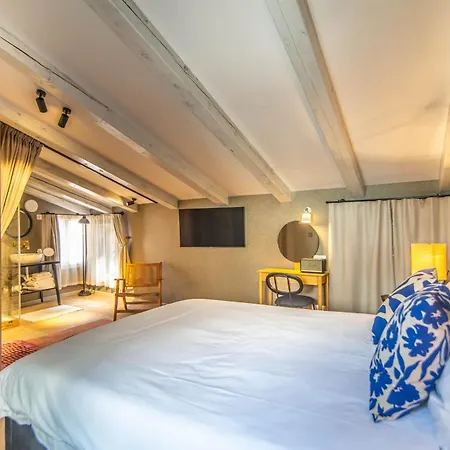 Отель The Melegran 4*
