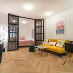 The Melegran 4*